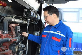 宇通客車接送兩會(huì)代表